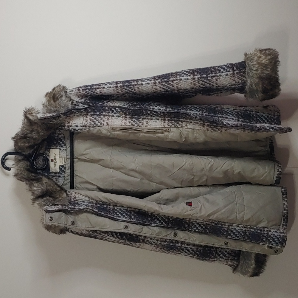VTG Woolrich Parka Women's Fur Hood Plaid Coat Size Large - Picture 3 of 10